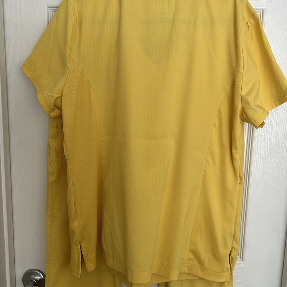 Koi Lite scrub set - Picture 5 of 10